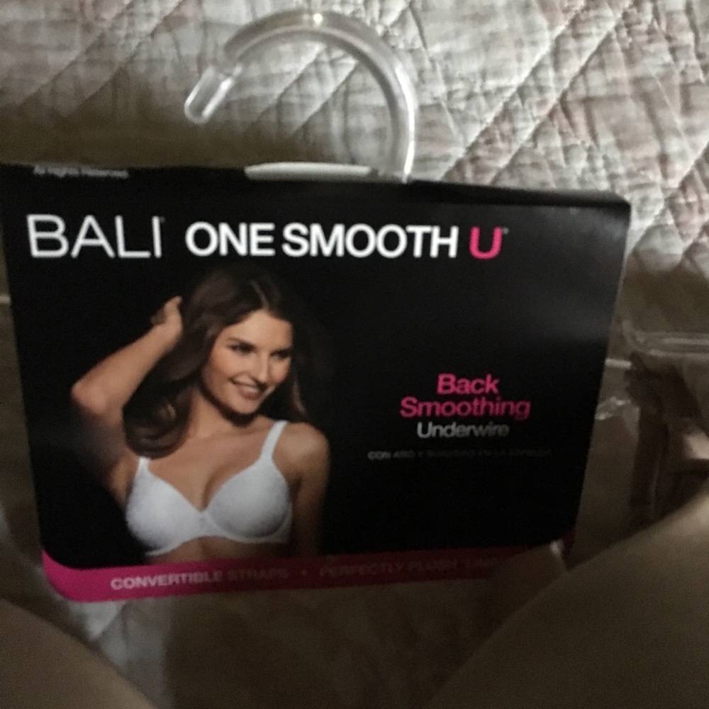 Bali One Smooth U NWT Nude Back Smoothing 36DD bra